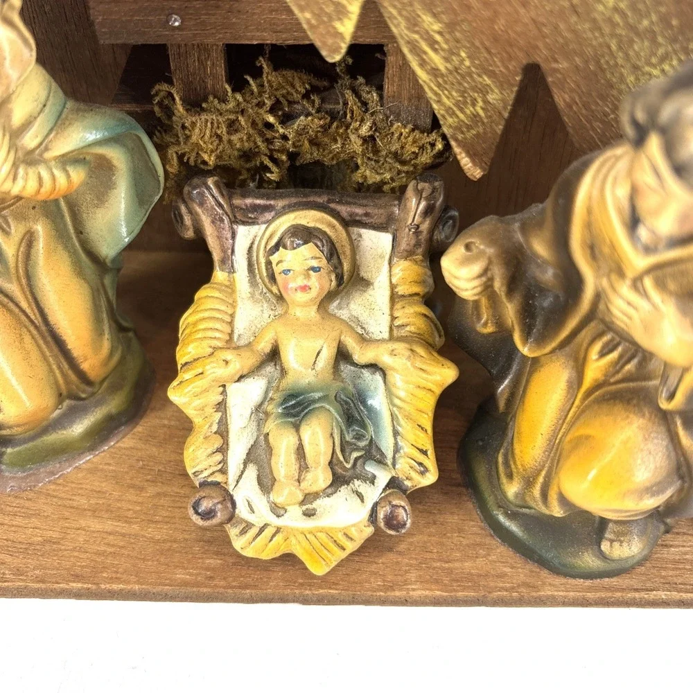 The Unbranded Brand vintage nativity
